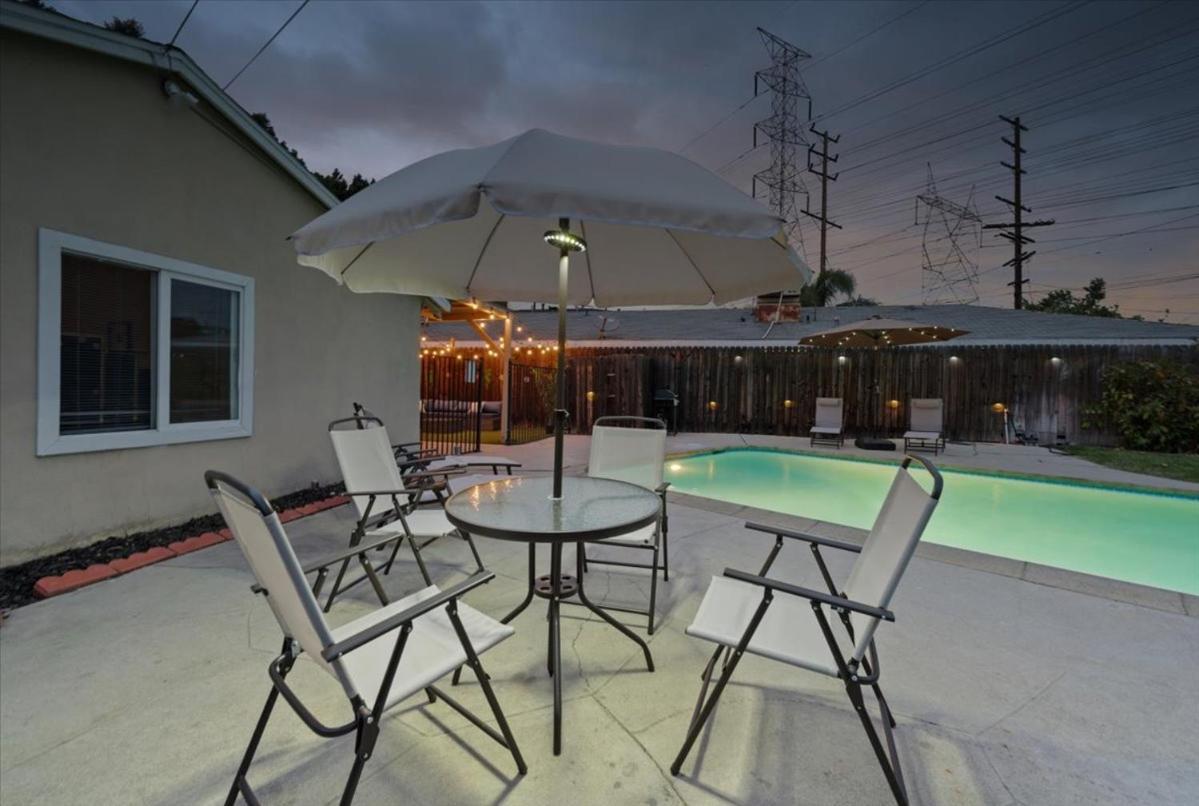 Chic Boho Retreat - Pool, Patio, Mini Golf & Arcade, Mins From Universal Studios! * Los Ángeles