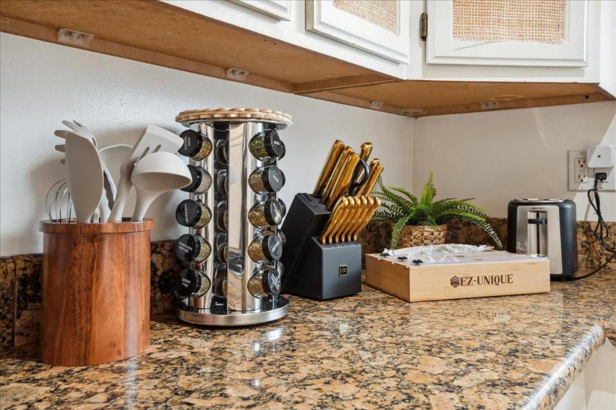 Chic Boho Retreat - Pool, Patio, Mini Golf & Arcade, Mins From Universal Studios! * Los Ángeles